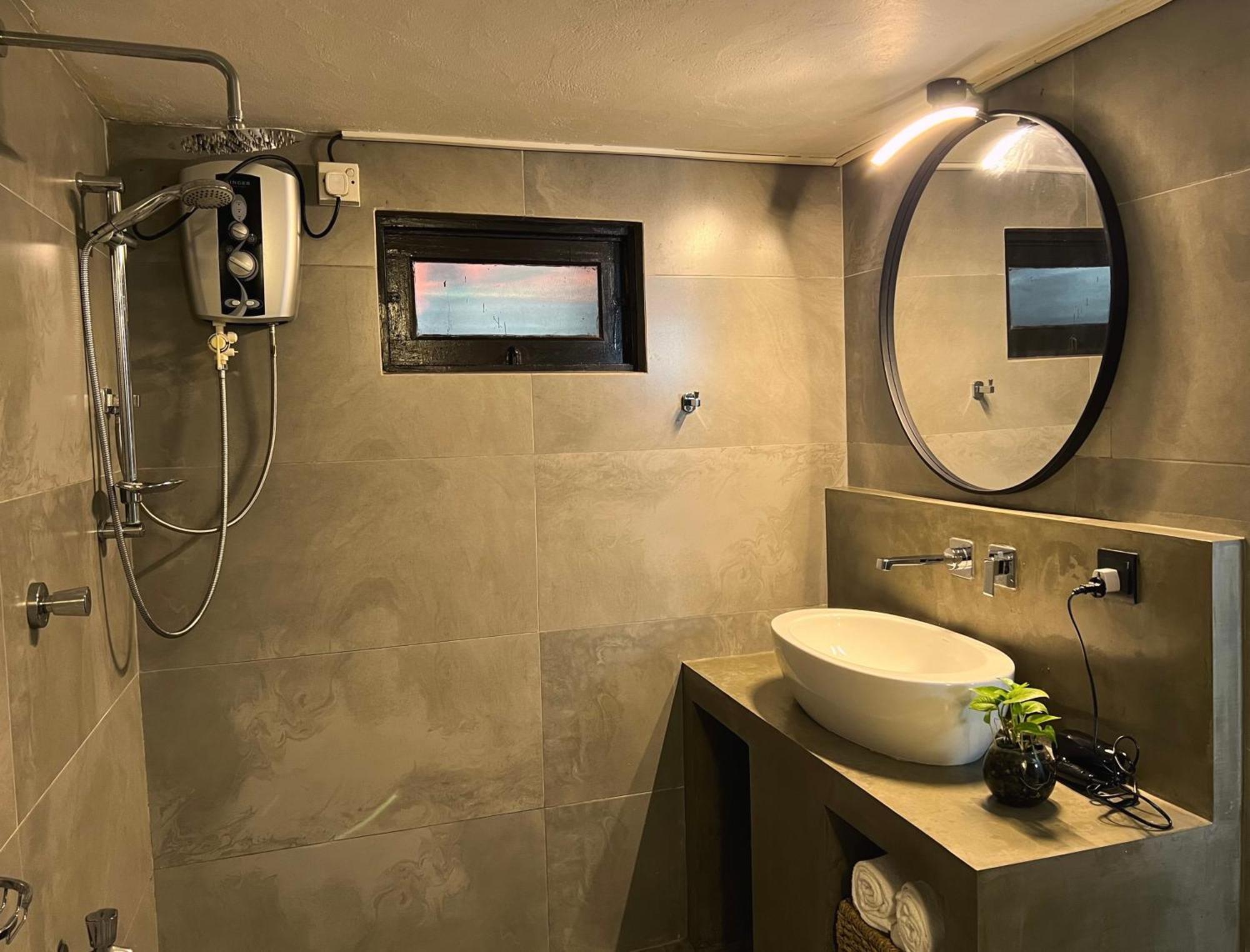Villa River Breeze เวลิกามา ภายนอก รูปภาพ